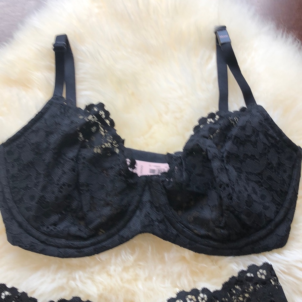 NWT Victoria’s Secret black lace BBV bra panty set - Picture 2 of 4
